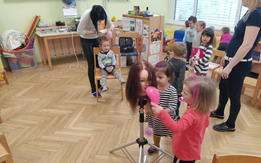 Spoznavanje poklica frizerka v skupini mavric