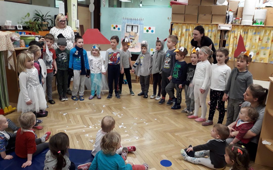 Gumbki dramatizirajo pravljico