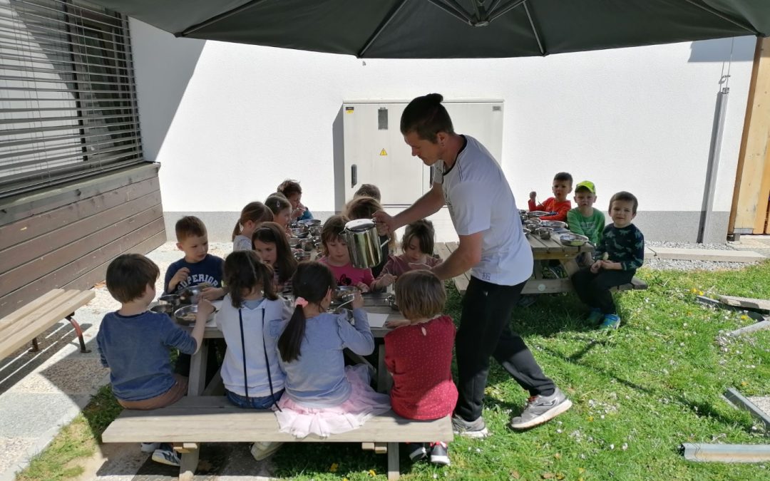 Mavrice imele zajtrk kosilo in počitek na prostem